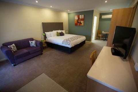 Ibis Styles Orange - Rental Cars 6