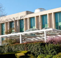 Rydges Capital Hill - Rental Cars