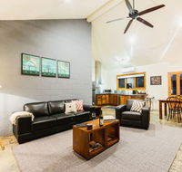 Alpine Edge Accommodation - Rental Cars