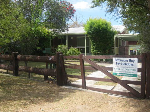 Grantham House  Pet Friendly Holiday Home - Rental Cars 0