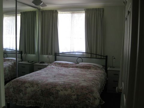 Grantham House  Pet Friendly Holiday Home - Rental Cars 6