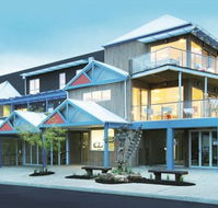 The Island Accommodation - Phillip Island YHA - Rental Cars