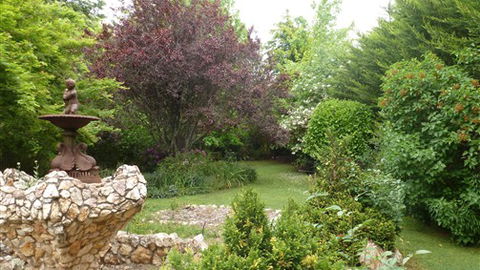 Annie's Garden Retreat - Rental Cars 3