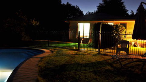 Annie's Garden Retreat - Rental Cars 5