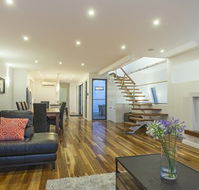 Serenity Torquay Sea View Luxury Beachfront - Rental Cars