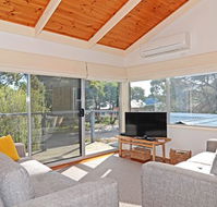 Barrakee Beach House - Anglesea - Rental Cars