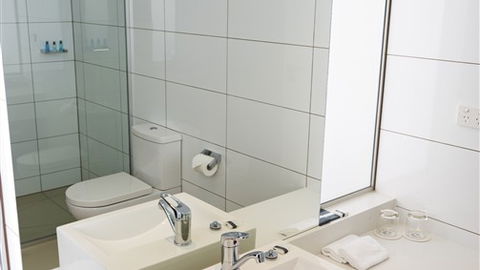 Mercure Melbourne Caroline Springs - Rental Cars 2