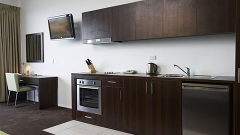 Mercure Melbourne Caroline Springs - Rental Cars 1