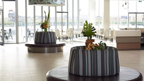 Mercure Melbourne Caroline Springs - Rental Cars 5