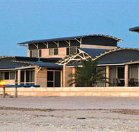 Baird Bay Ocean Eco Apartments - Rental Cars