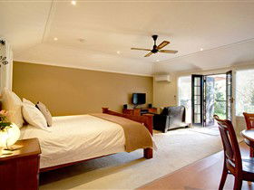 One Tree Bed And Breakfast - Rental Cars 2