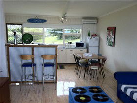 Victor Apartments - Surfs Up - Rental Cars 1
