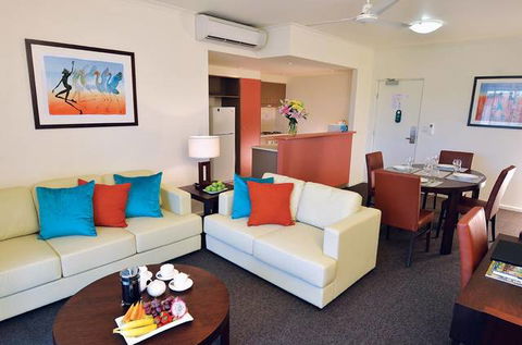 Advance Serviced Apartments - Rental Cars 0