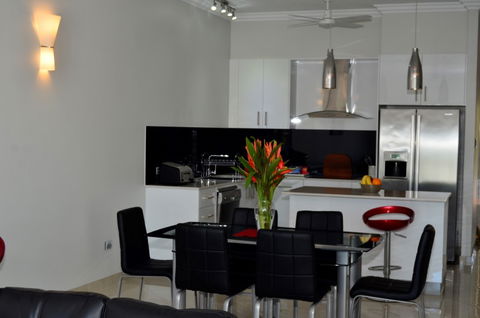 Apartment No 8 - Rental Cars 1