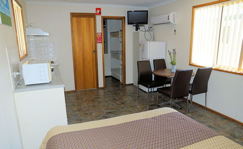 Ardrossan Caravan Park - Rental Cars 1