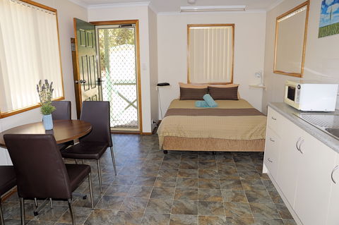 Ardrossan Caravan Park - Rental Cars 3