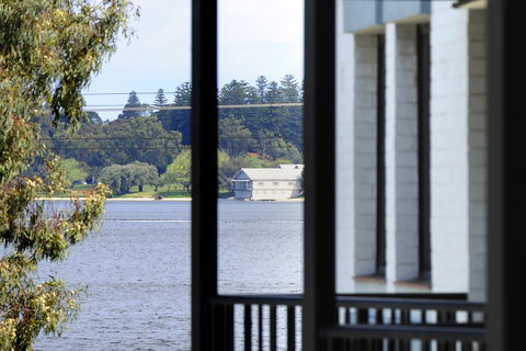 Assured Waterside Apartments - Rental Cars 1