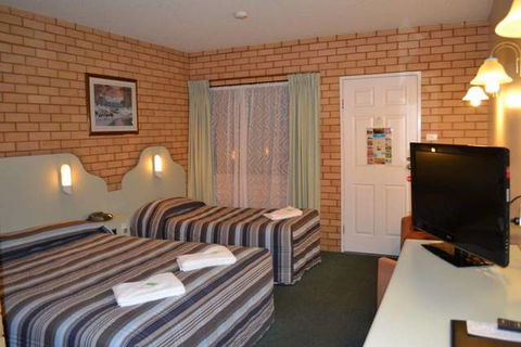 Atlas Motel - Rental Cars 0