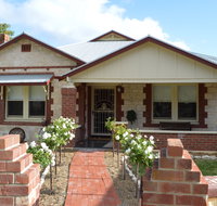 Two Cow Cottage Bed and Breakfast - Rental Cars