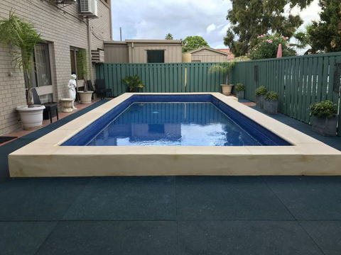 Adelaide International Motel - Rental Cars 2
