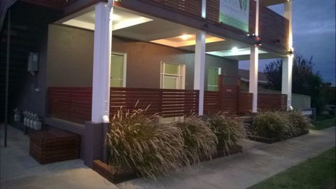 Revive Central Apartments - Rental Cars 4
