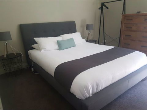 Revive Central Apartments - Rental Cars 6