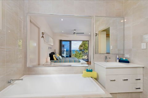 Akama Vista - Couple's Retreat - Rental Cars 4