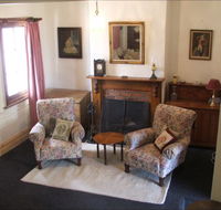 Barrack Street Colonial Cottage - Rental Cars