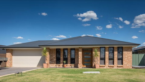 Barossa Family Holiday Home - Rental Cars 3