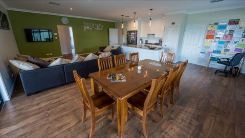 Barossa Family Holiday Home - Rental Cars 5