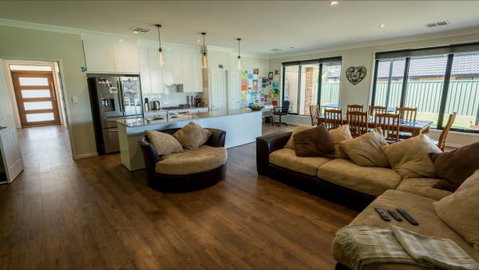 Barossa Family Holiday Home - Rental Cars 8