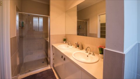 Barossa Family Holiday Home - Rental Cars 9