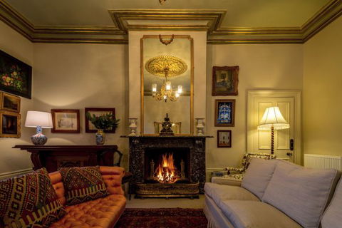 The Corinda Collection - Rental Cars 1