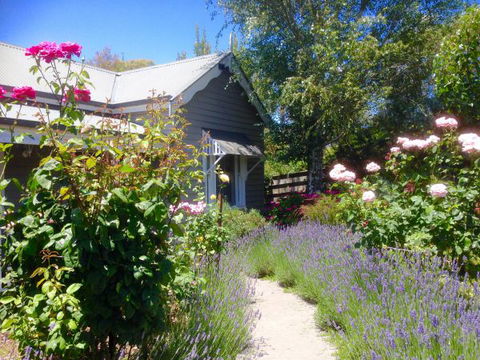 Valley View Cottage - Rental Cars 0