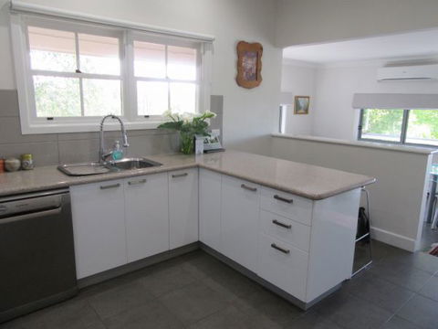 Valley View Cottage - Rental Cars 1