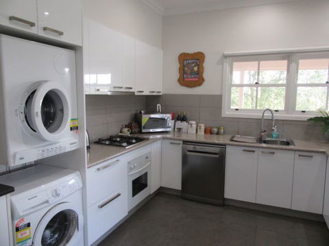 Valley View Cottage - Rental Cars 2