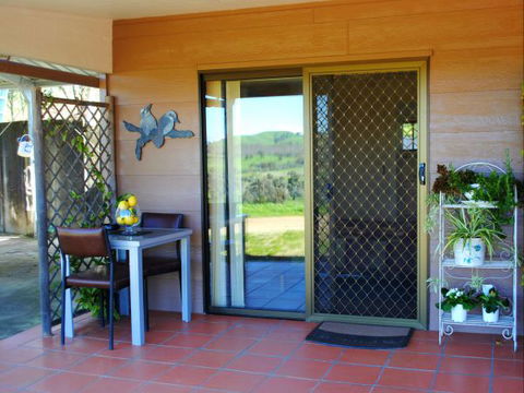Winton Victoria Bethal Farm Unit - Rental Cars 4