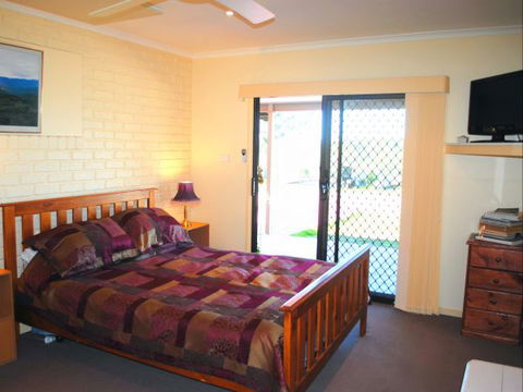 Winton Victoria Bethal Farm Unit - Rental Cars 6