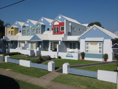 Bluedock Apartments - Rental Cars 0