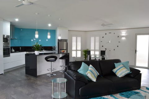 Greenwood Park Estate - Rental Cars 1
