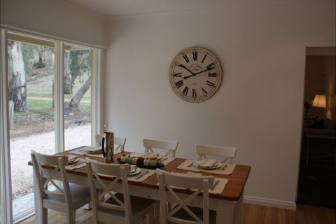 Hughes Park Cottage & Weddings - Rental Cars 5