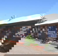 Roundhouse Motel - Rental Cars