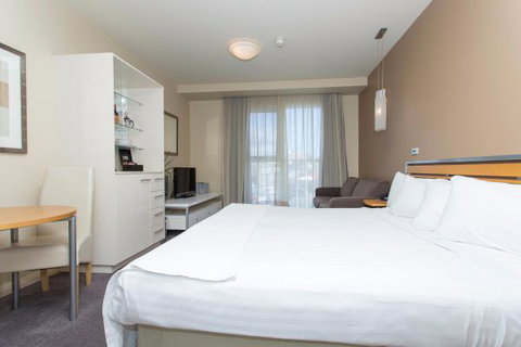 Peppers Seaport Hotel - Launceston - Rental Cars 6