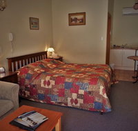 Sonbern Lodge Motel - Rental Cars