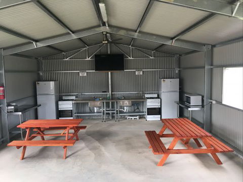 Waikerie Holiday Park - Rental Cars 2
