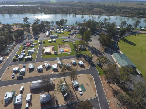 Waikerie Holiday Park - Rental Cars 3
