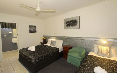 Charm City Motel - Rental Cars 9