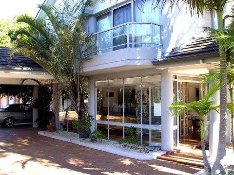 Barkley Inn - Rental Cars 0