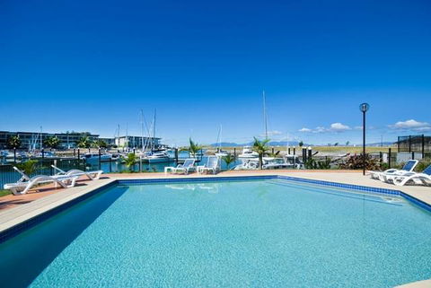 Beachside At Magnetic Harbour - Rental Cars 3