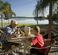 Belmont Pines Lakeside Holiday Park - Rental Cars